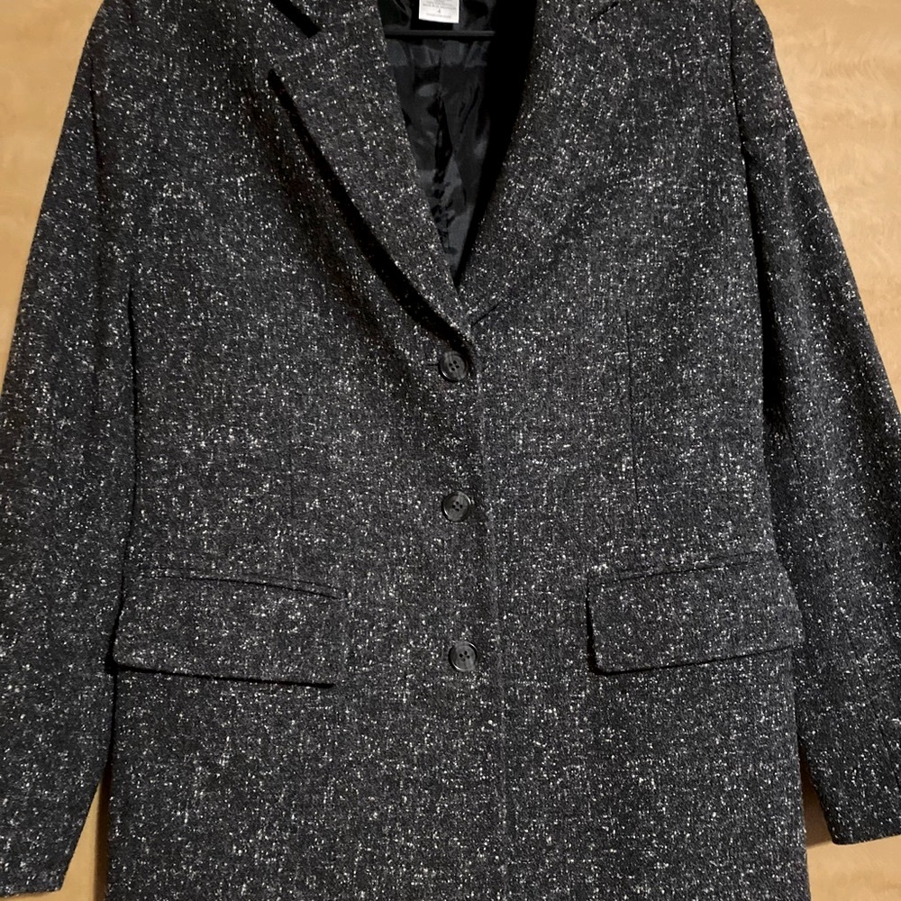 Casual Corner Black and White Speckled Blazer